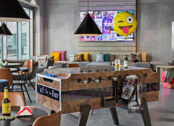 Moxy München Ostbahnhof - inklusive NFL Munich Ticket