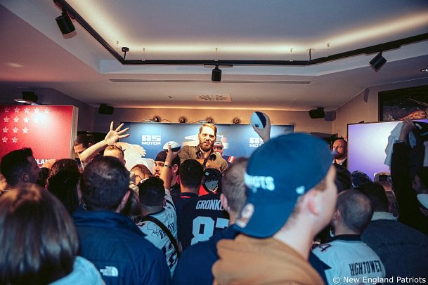 Moxy München Ostbahnhof - inklusive NFL Munich Ticket