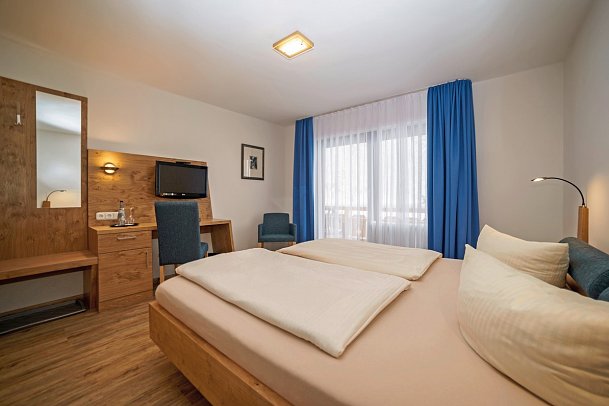 Parkhotel Sonnenhof - Wohnbeispiel Doppelzimmer Standard Balkon (Zimmercodierungen DB1 & DP1)