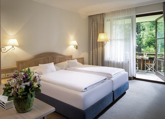 Dorint Sporthotel Garmisch-Partenkirchen - Wohnbeispiel Doppelzimmer (Zimmercodierungen DB1 & DC1)