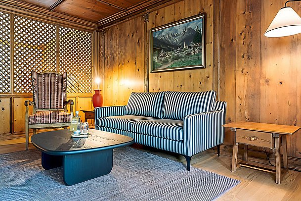HENRI Hotel Garmisch-Partenkirchen - Wohnbeispiel Doppelzimmer Salon mit Balkon (Zimmercodierung SLB)