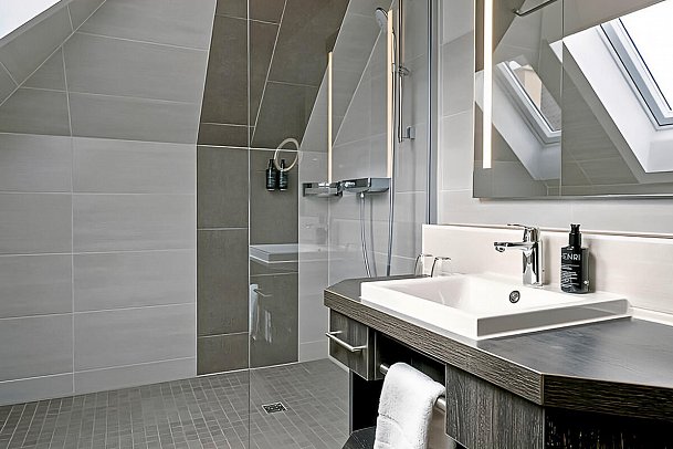 HENRI Hotel Garmisch-Partenkirchen - Beispiel Bad Suite (Zimmercodierung S)