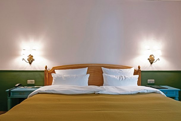 HENRI Country House Garmisch-Partenkirchen - Wohnbeispiel Doppelzimmer Chambre mit Balkon (Zimmercodierung DB2)