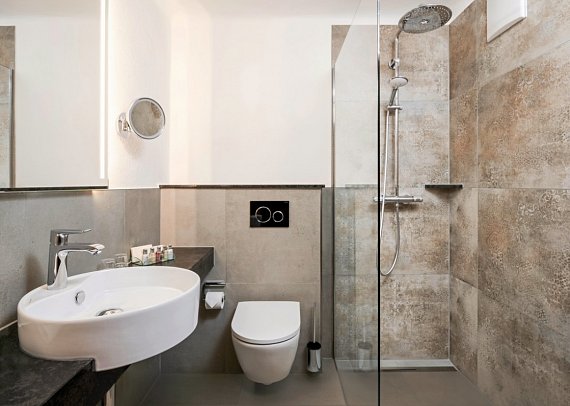 Gut Ising Chiemsee - Wohnbeispiel Doppelzimmer (Zimmercodierungen DG1, DG2, DF1 & DP3)