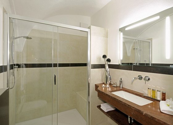 Gut Ising Chiemsee - Wohnbeispiel Doppelzimmer Komfort (Zimmercodierungen DF1 & DP3)