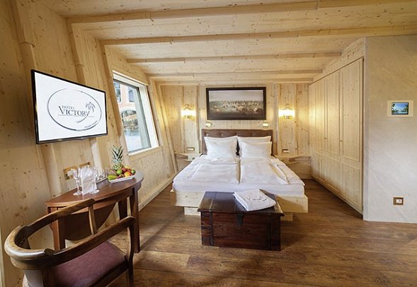 Hotel Victory Therme Erding - Wohnbeispiel Kapitänskabine (Zimmercodierung FX1)