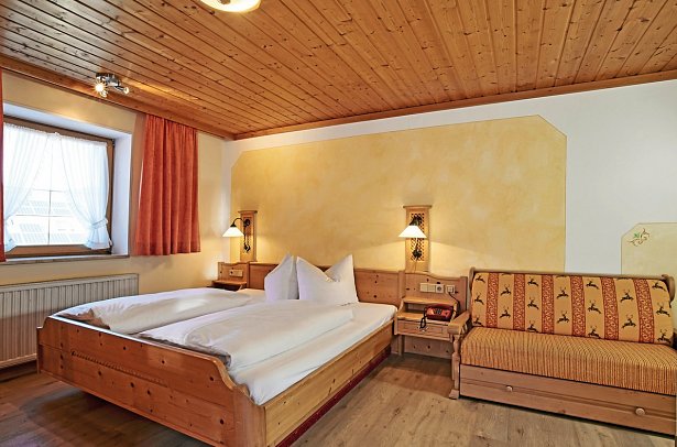 Hotel Bergheimat - Wohnbeispiel Doppelzimmer Balkon (Zimmercodierung DB2)