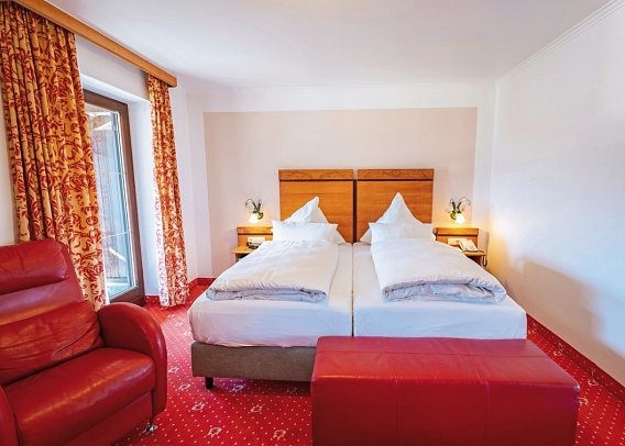 Alpenhotel Kronprinz - Wohnbeispiel Doppelzimmer Chiemsee (Zimmercodierungen DB3 & DX2)