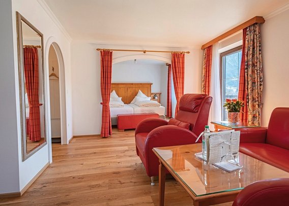 Alpenhotel Kronprinz - Wohnbeispiel Juniorsuite Bergblick Berchtesgaden (Zimmercodierung JB1)