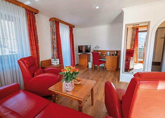 Alpenhotel Kronprinz - Wohnbeispiel Juniorsuite Bergblick Berchtesgaden (Zimmercodierung JB1)