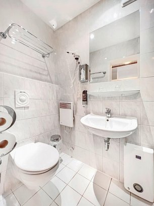 Wagners Hotel & Restaurant im Frankenwald - Beispiel Bad Doppelzimmer Standard (Zimmercodierung DG1)