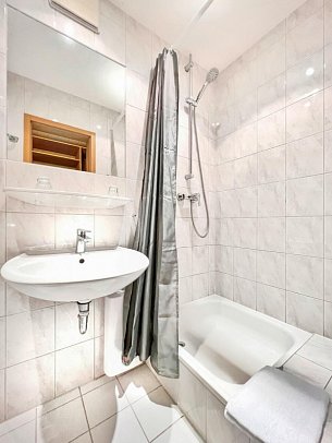 Wagners Hotel & Restaurant im Frankenwald - Beispiel Bad Doppelzimmer Standard (Zimmercodierung DG1)