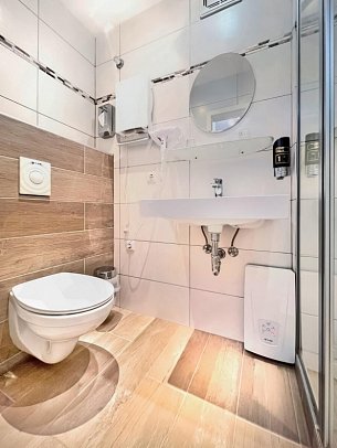 Wagners Hotel & Restaurant im Frankenwald - Beispiel Bad Doppelzimmer Deluxe (Zimmercodierung DD1)