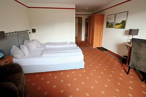 Hotel Gut Schmelmerhof - Wohnbeispiel Doppelzimmer Komfort Gartenblick (Zimmercodierung DF1)