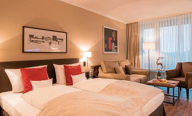 Hotel Bavaria - Wohnbeispiel Doppelzimmer Gartenblick Balkon (Zimmercodierung DB1)