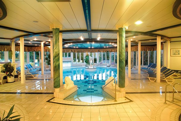 Donna Burghotel am Hohen Bogen - Innenpool