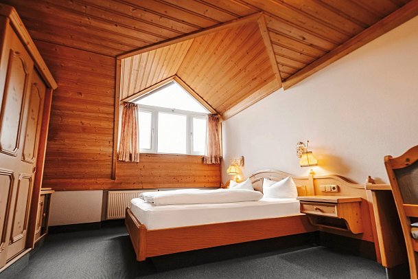 Donna Burghotel am Hohen Bogen - Wohnbeispiel Doppelzimmer Standart (Zimmercodierungen DB1 & DC1)