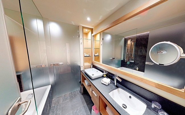 ULRICHSHOF Nature • Family • Design - Beispiel Bad Suite Maxi (Zimmercodierungen WB3 & WB4)