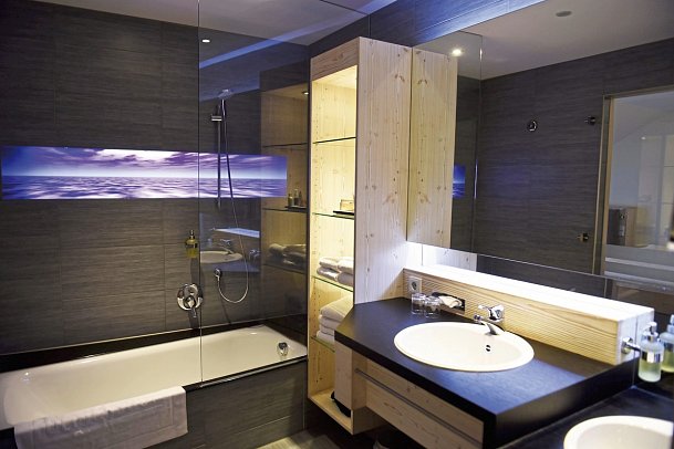 ULRICHSHOF Nature • Family • Design - Beispiel Bad Suite Midi (Zimmercodierungen WB1 & WB2)