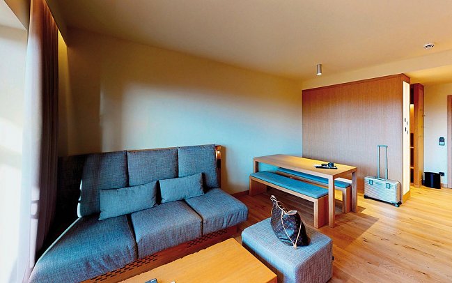 ULRICHSHOF Nature • Family • Design - Wohnbeispiel Suite Maxi (Zimmercodierungen WB3 & WB4)