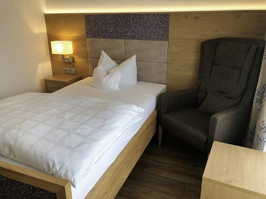 Urlaubshotel Binder - Wohnbeispiel Einzelzimmer Typ 2 Balkon (Zimmercodierung EB2)