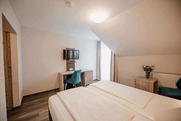 Sonnenhotel Bayerischer Hof - Wohnbeispiel Doppelzimmer Standard (Zimmercodierungen DG1 & EC2)