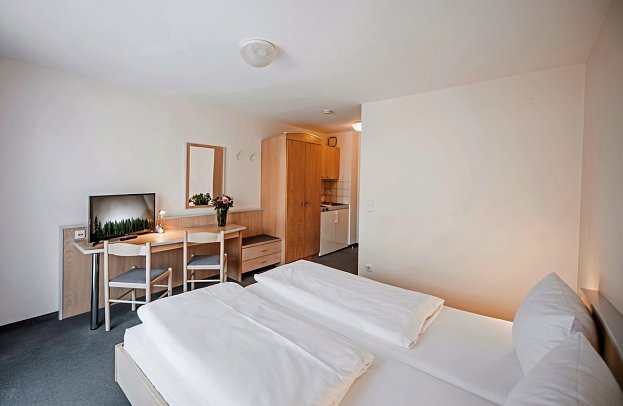 Sonnenhotel Bayerischer Hof - Wohnbeispiel Doppelzimmer Economy (Zimmercodierungen DE1 & EC1)