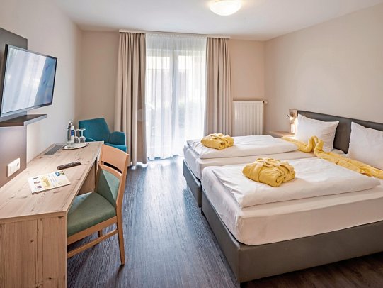 Sonnenhotel Bayerischer Hof - Wonbeispiel Doppelzimmer Standard (Zimmercodierungen DG1 & EC2)