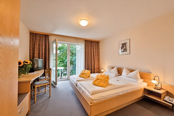Sonnenhotel Bayerischer Hof - Wohnbeispiel Doppelzimmer Economy (Zimmercodierungen DE1 & EC1)