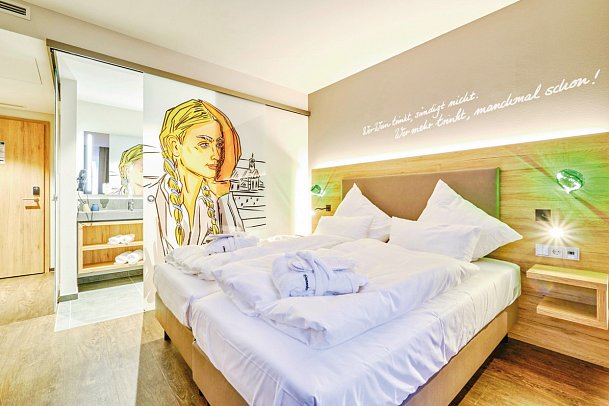 Sonnenhotel Weingut Römmert - Wohnbeispiel Doppelzimmer Weingarten (Zimmercodierungen DB2 & DX4)
