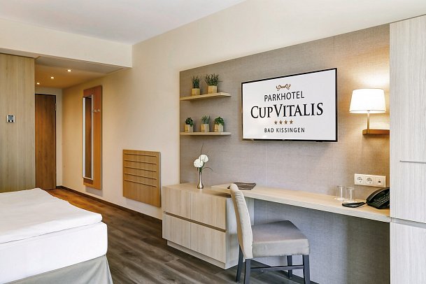 Parkhotel CUP VITALIS - Wohnbeispiel Doppelzimmer Deluxe Balkon (Zimmercodierung DD1)