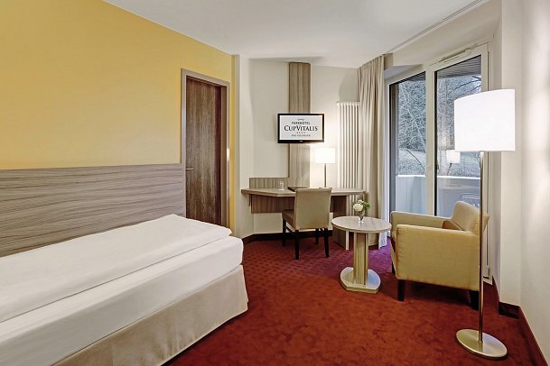 Parkhotel CUP VITALIS - Wohnbeispiel Einzelzimmer Economy Balkon (Zimmercodierung EE1)