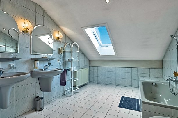 Das Arber-Hotel am Rothbach - Beispiel Bad Appartement 2 Schlafzimmer (Zimmercodierung OB2)