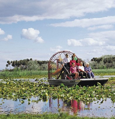 Manhattan Express & Florida Sunshine State inkl. Badeverlängerung (Superior-Variante, Ocean View) - Propellerboot im Everglades Safari Park