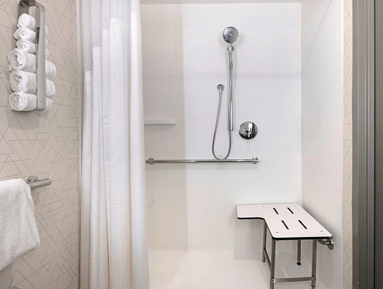 Holiday Inn Express New York City – Chelsea - Wohnbeispiel Bad (Zimmercodierungen UG2 & UG3)