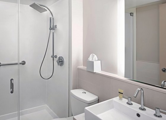 Element New York Times Square West - Wohnbeispiel Badezimmer (Zimmercodierungen UG1 & UG3)