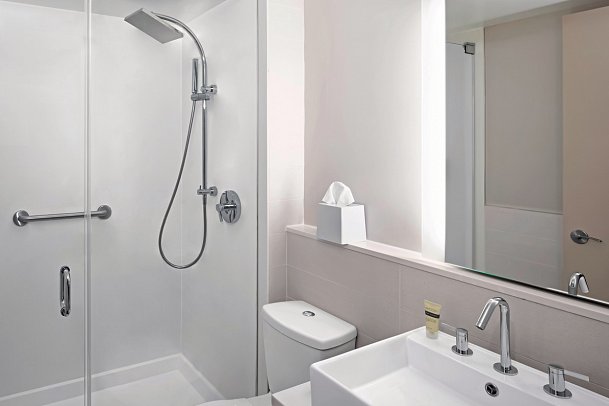 Element New York Times Square West - Wohnbeispiel Badezimmer (Zimmercodierungen UG1 & UG3)