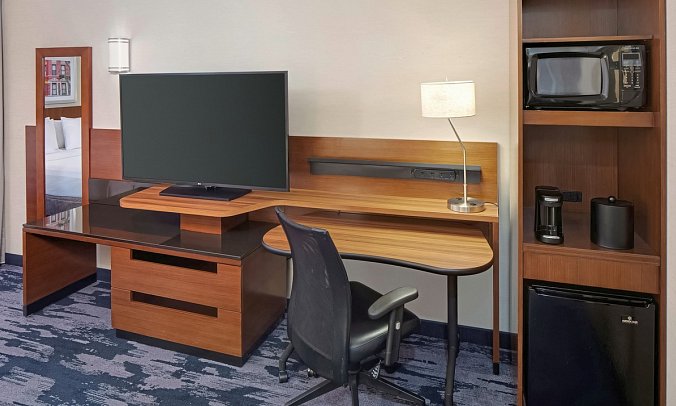 Fairfield Inn & Suites NY Manhattan/Downtown East - Wohnbeispiel Standard King, Standard Two Queen beds (Zimmercodierungen UG2 & UG4)