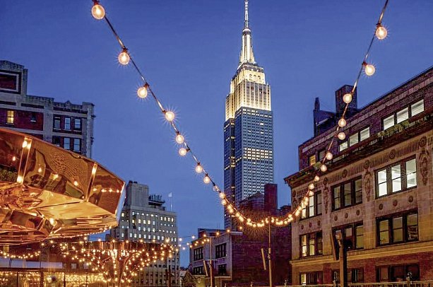 MOXY New York Times Square - Magic Hour Rooftop Bar & Lounge