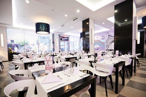 RIU Plaza New York Times Square - The Theater Buffet Restaurant