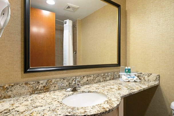 Holiday Inn Express New York City-Wall Street - Wohnbeispiel Standard One King (Zimmercodierung UG2)