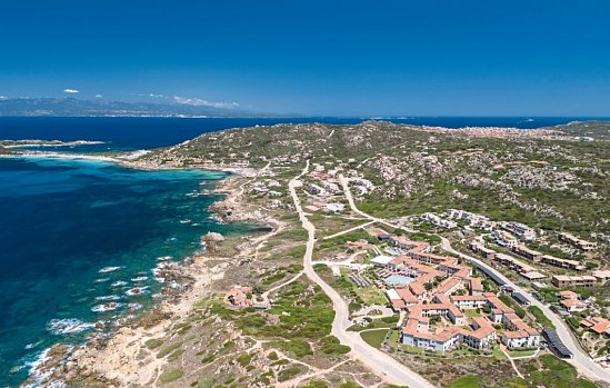 Mangia's Santa Teresa Sardinia, Curio Collection by Hilton