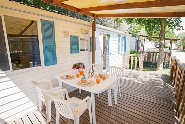 Camping Village Bella Sardinia (by Happy Camp) - Wohnbeispiel Mobilheim Happy Easy (Zimmercodierung CB1)