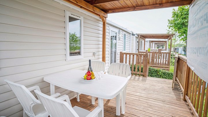 Camping Village Bella Sardinia (by Happy Camp) - Wohnbeispiel Mobilheim Happy Premium (Zimmercodierung CM1)