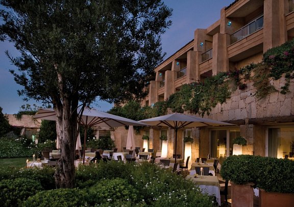 L'Ea Bianca Luxury Resort