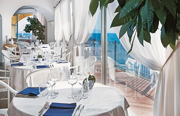 Gabbiano Azzurro Hotel & Suites