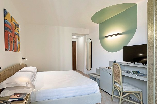 Rina Hotel - Wohnbeispiel Doppelzimmer Standard Balkon (Zimmercodierung DG2)