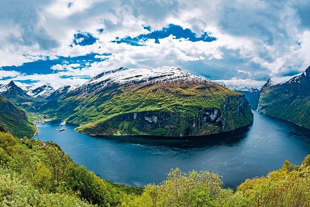 Mit Postschiff und Bahn durch Norwegen - Geirangerfjord