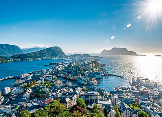 Mit Postschiff und Bahn durch Norwegen - Ålesund