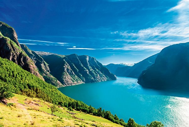 Mit Postschiff und Bahn durch Norwegen - Aurlandsfjord